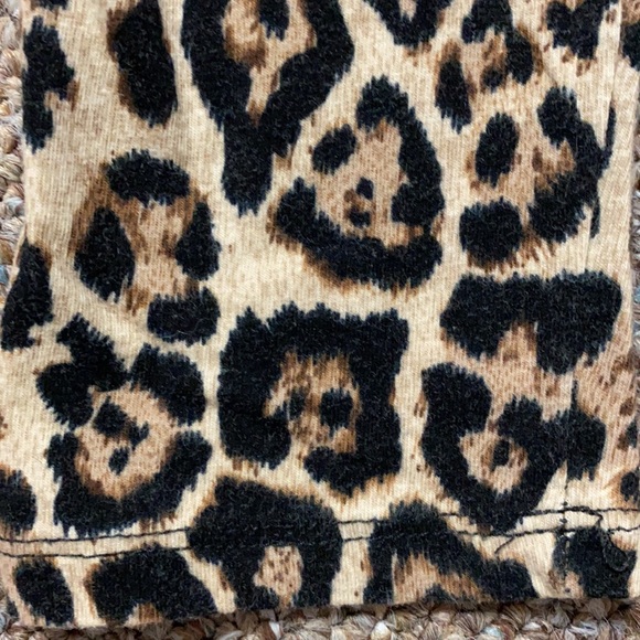 Active Basic leopard pattern leggings - Size Small - Picture 4 of 11